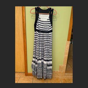 Lauren Vidal Black & White Striped Sleeveless Dress – Stretchy Small